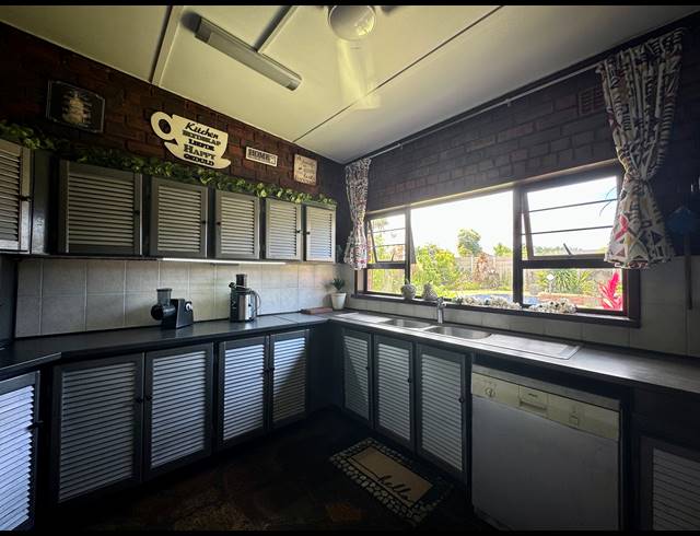 4 BEDROOM HOUSE FOR SALE IN MEER EN SEE